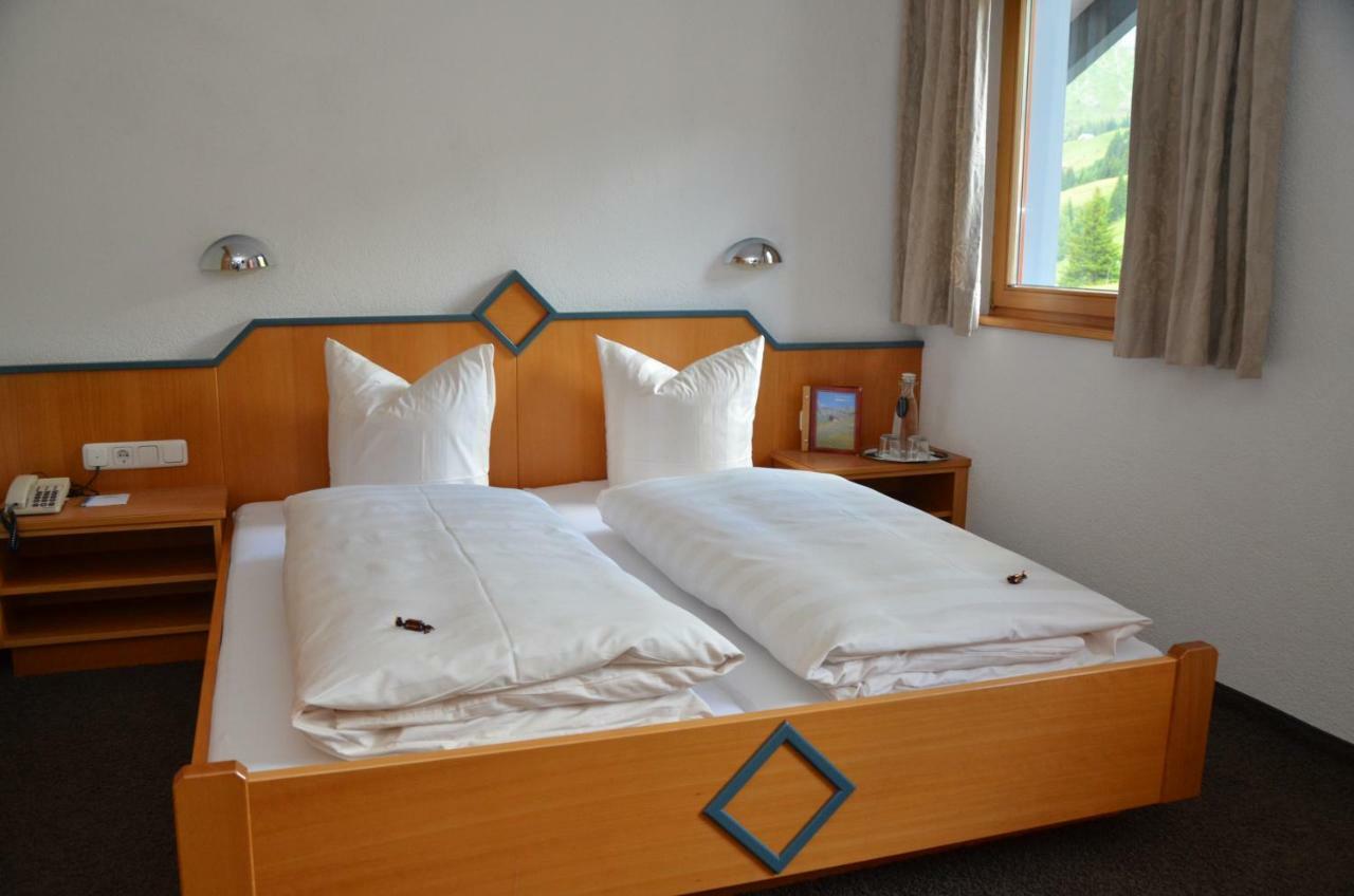 Laendle Hotel Damuels Ngoại thất bức ảnh